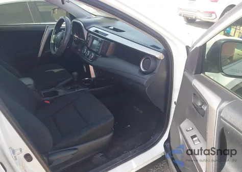 2017 Toyota Rav4 Le z USA, uszkodzony, nr VIN JTMZFREV0HJ715302